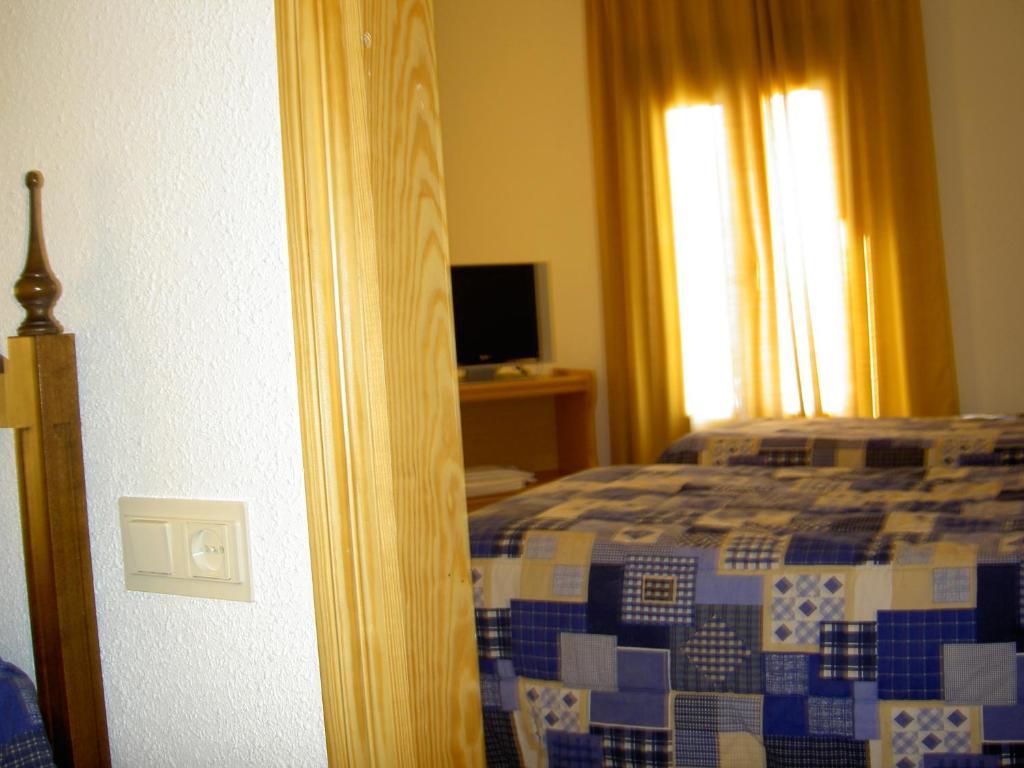 Hotel Álvarez Tuéjar Szoba fotó